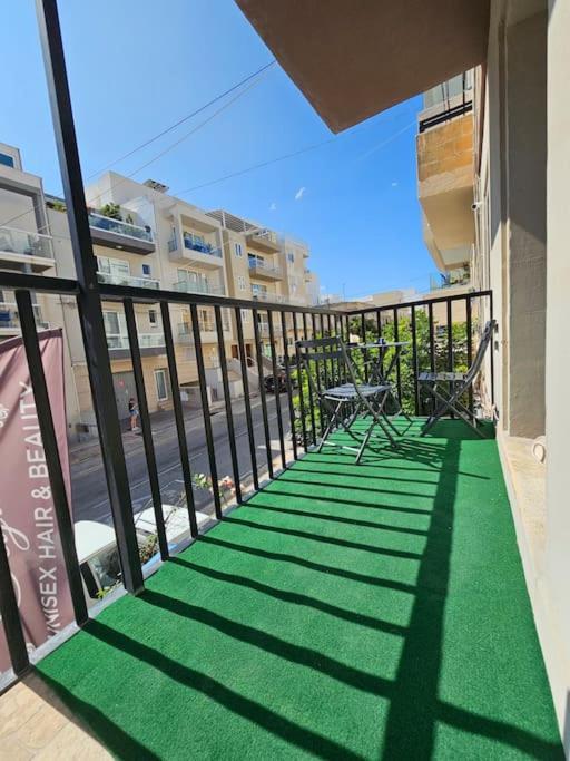 3 Bedroom Apt In Prime Location 5M Away From Beach Is-Swieqi Экстерьер фото